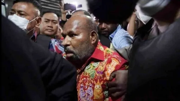 Keluarga-Lukas-Enembe-Ngaku-Sedih-Dilarang-KPK-Besuk-di-Tahanani-Pakai-Popok-Kencing-di-Kasur-